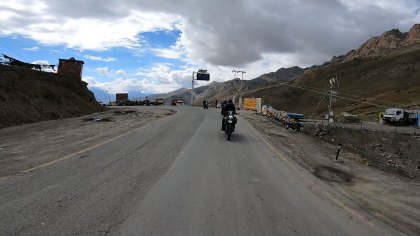 Candidate rider: black_bike/none
