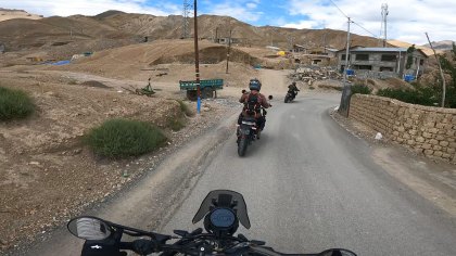 Candidate rider: black_bike/none