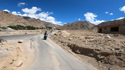 Candidate rider: black_bike/soft bags
