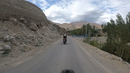 Candidate rider: white_bike/hard panniers