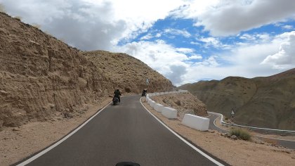 Candidate rider: white_bike/hard panniers