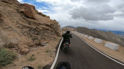 Candidate rider: white_bike/soft bags