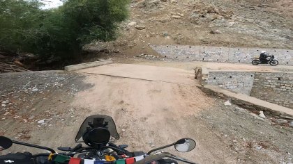 Candidate rider: white_bike/unknown