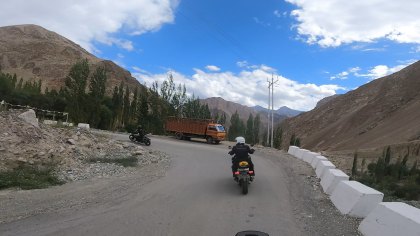 Candidate rider: yellow_bike/none